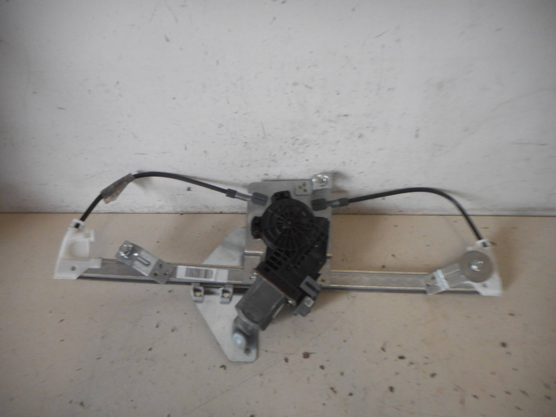 Alzacristallo elettr. porta ant. sx.